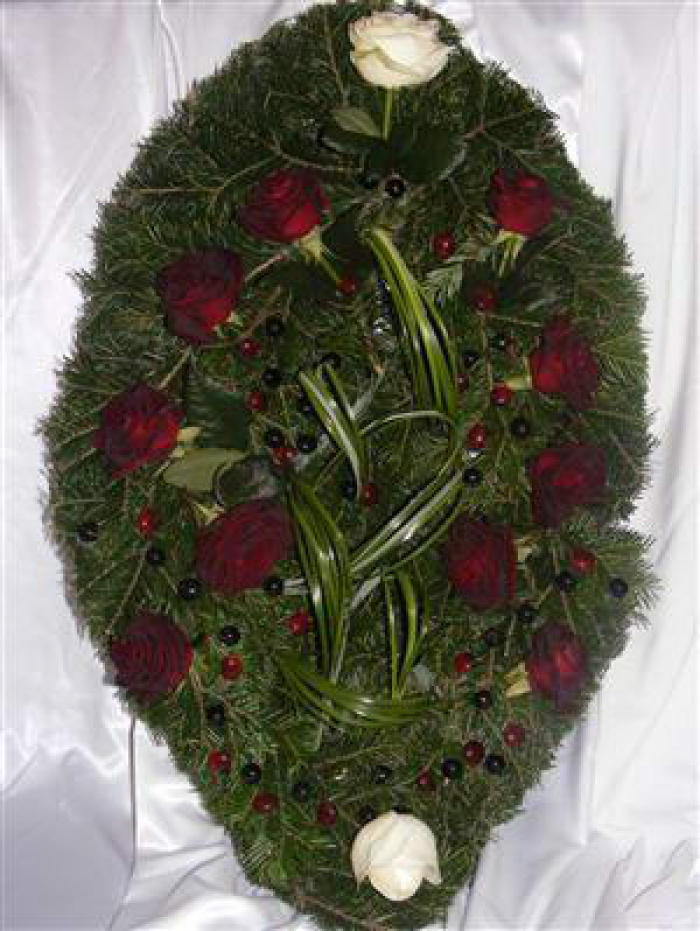 Coroană funerară cu 12 trandafiri