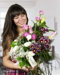 Buchet cu flori roz şi mov – imaginea 1