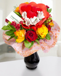 Buchet de trandafiri şi accesorii – imaginea 1