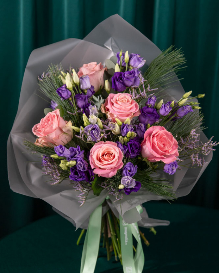 Pink roses bouquet – the image 3