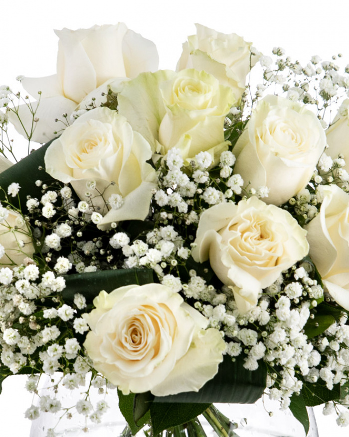 Bouquet of white roses and gypsophila – the image 2