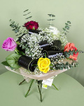 Buchet 5 trandafiri coloraţi cu gypsophilla şi ferigă – imaginea 1