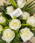 Bouquet with 11 white roses and palm leaves – imaginea 3