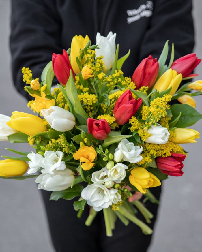 Bouquet with multicolored freesias, tulips and greenery – imaginea 3