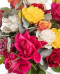 Buchet cu trandafiri multicolori