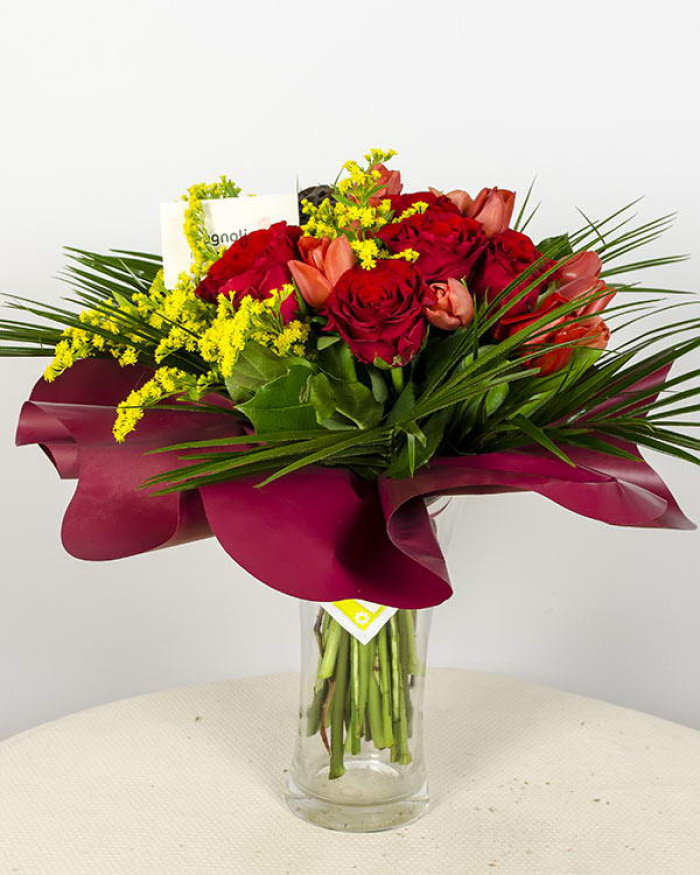 Bouquet with tulips, roses and accessories – imaginea 2