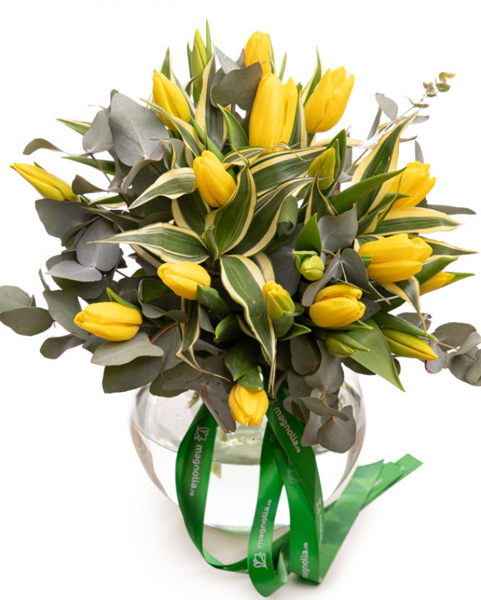 Bouquet with yellow tulips – imaginea 1