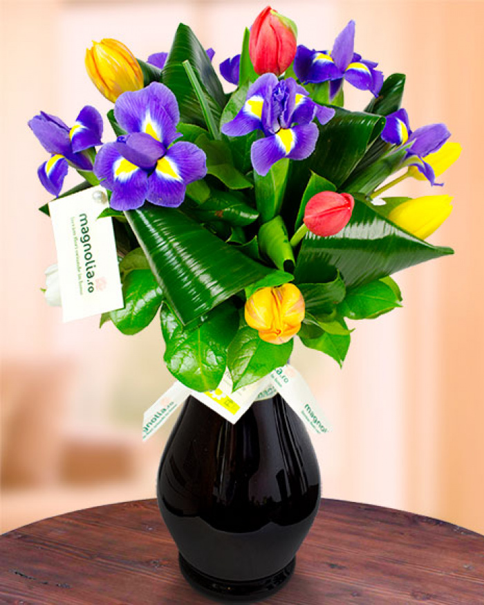 Bouquet with irises and tulips – imaginea 1