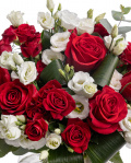 Buchet cu trandafiri, eustoma şi aspidistra – imaginea 2