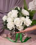 Bouquet with white roses and greenery – imaginea 3
