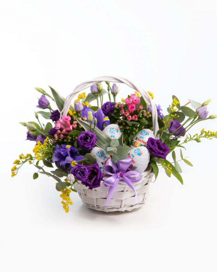 Basket of flowers and Kinder eggs – the image 1