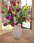 Buchet lalele colorate, aspidistra și eucalipt – imaginea 1