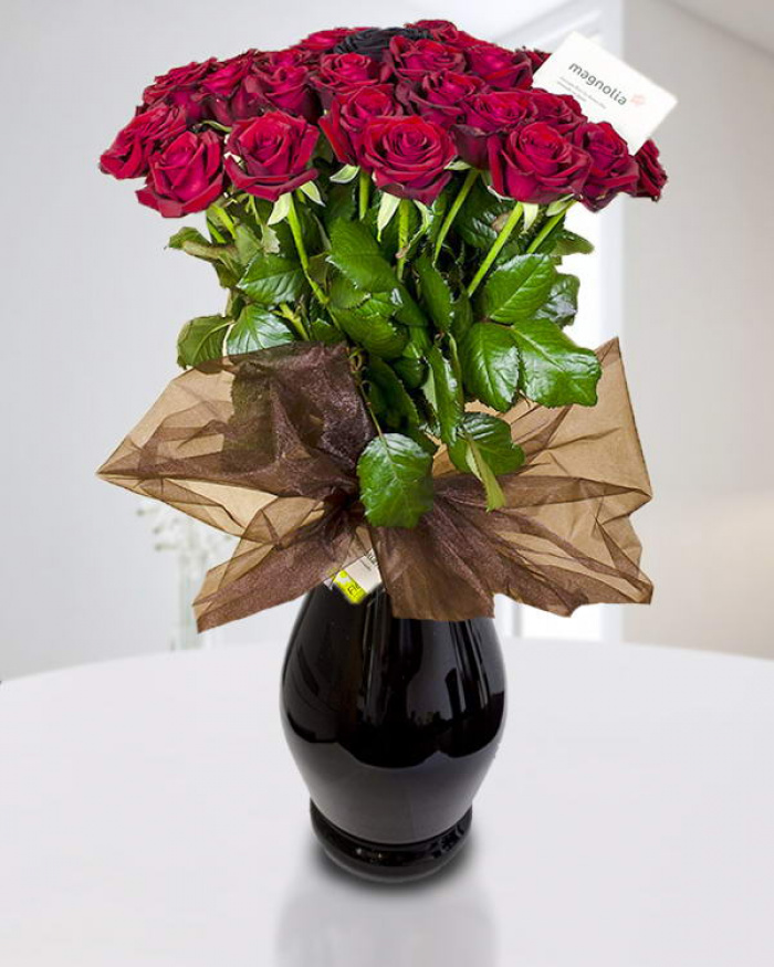 31 Red roses bouquet with an elegant material bow – imaginea 1