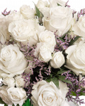 Buchet cu trandafiri albi și limonium – imaginea 2