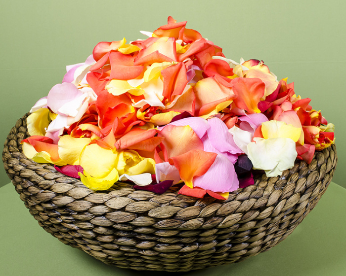 Roses petals – imaginea 2