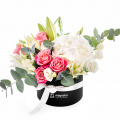 Aranjament floral in cutie