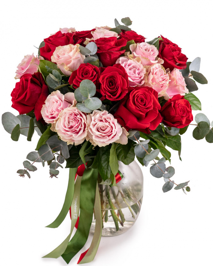 Bouquet with red and pink roses – imaginea 1