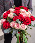 Bouquet with red and pink roses – imaginea 3