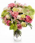 Buchet trandafiri, garoafe și anthurium – imaginea 1