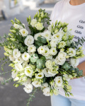 Bouquet with eustoma and eucalyptus – the image 3