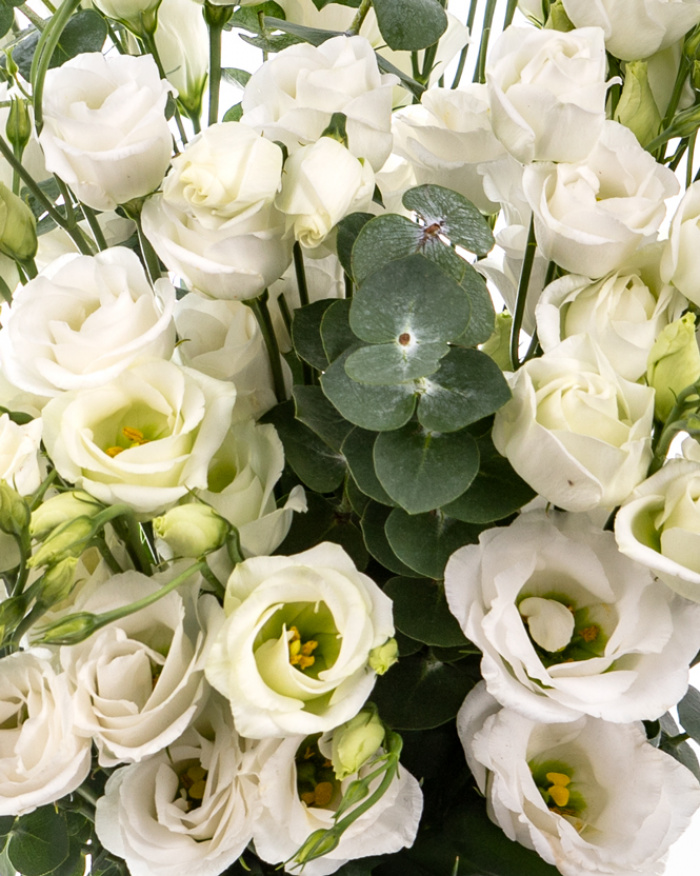 Bouquet with eustoma and eucalyptus – the image 2
