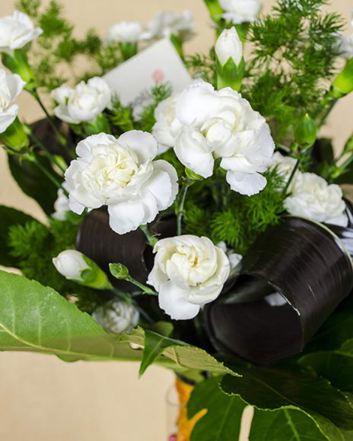 White carnations bouquet – imaginea 4
