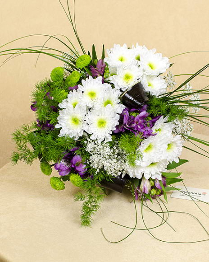 Buchet crizanteme alstroemeria şi gypsophilla – imaginea 4