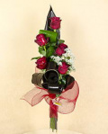 Buchet 5 trandafiri roşii şi gypsophilla