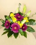 Buchet gerbera crizanteme si crini – imaginea 3