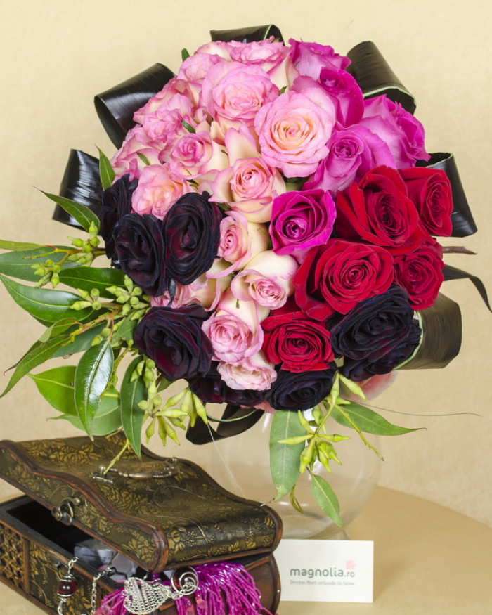 Multicoloured roses bouquet – imaginea 1
