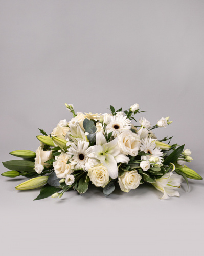 Aranjament funerar flori albe