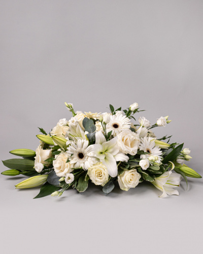Aranjament funerar flori albe