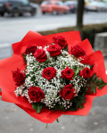 Buchet trandafiri roșii cu Raffaello