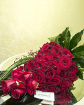 Bouquet of 39 roses with dry accesories – imaginea 1