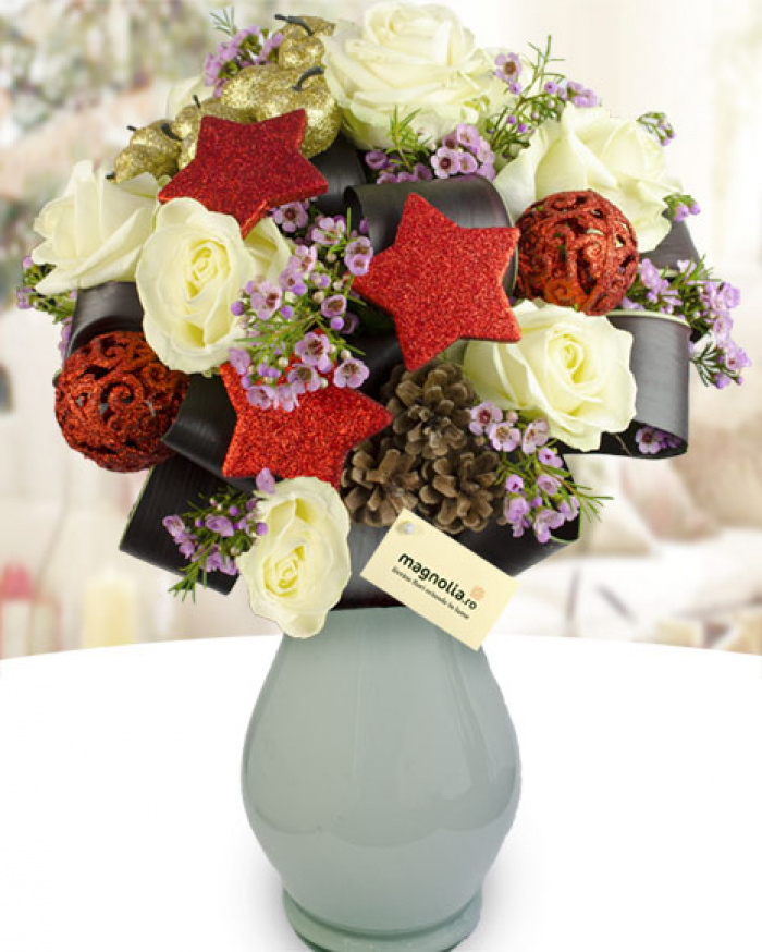 Bouquet with 7 roses and Christmas decorations – imaginea 1