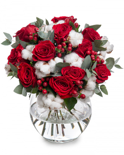 Buchet trandafiri roşii şi hypericum