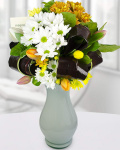 Buchet lalele si crizanteme – imaginea 1