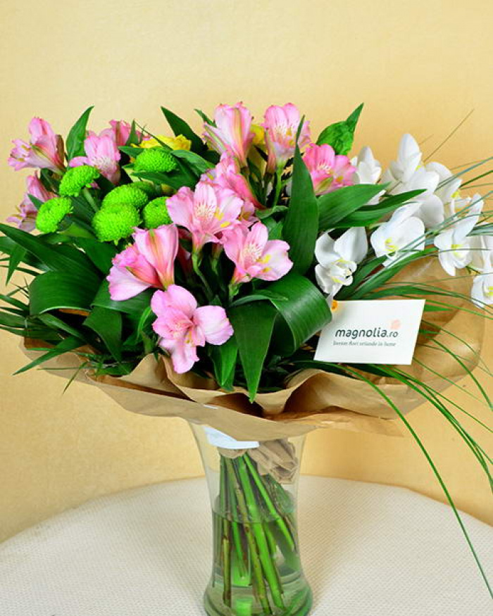 Buchet cu flori delicate – imaginea 2
