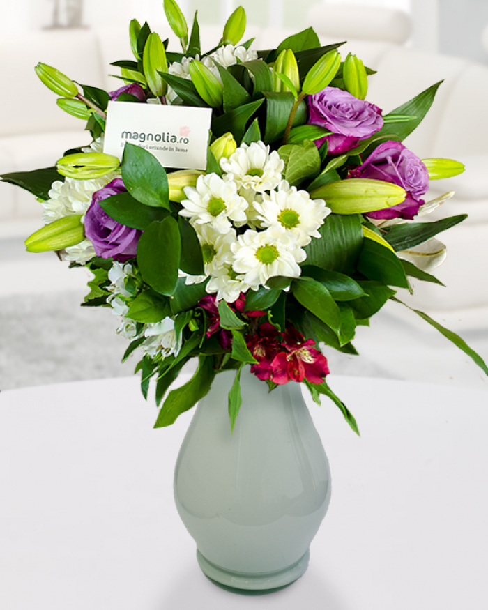 Buchet mix Crini şi Trandafiri – imaginea 1