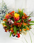 Snowman arrangement with Roses and Alstroemeria – imaginea 1