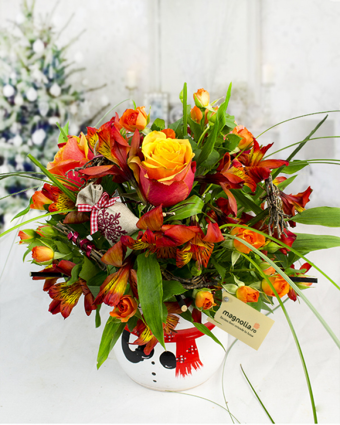 Snowman arrangement with Roses and Alstroemeria – imaginea 1