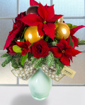 Buchet cu euphorbia, trandafiri și accesorii de Crăciun – imaginea 1