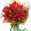 Buchet lalele roșii