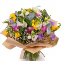 Buchet cu frezii multicolore