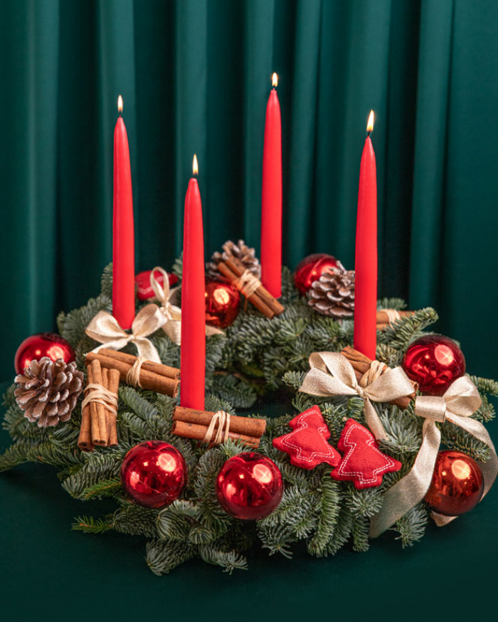 Advent wreath with red accesories – imaginea 3
