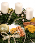 Advent wreath with cinamon