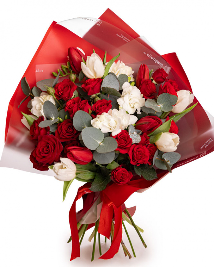 Buchet cu frezii și lalele – imaginea 1