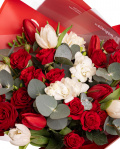Buchet cu frezii și lalele – imaginea 2