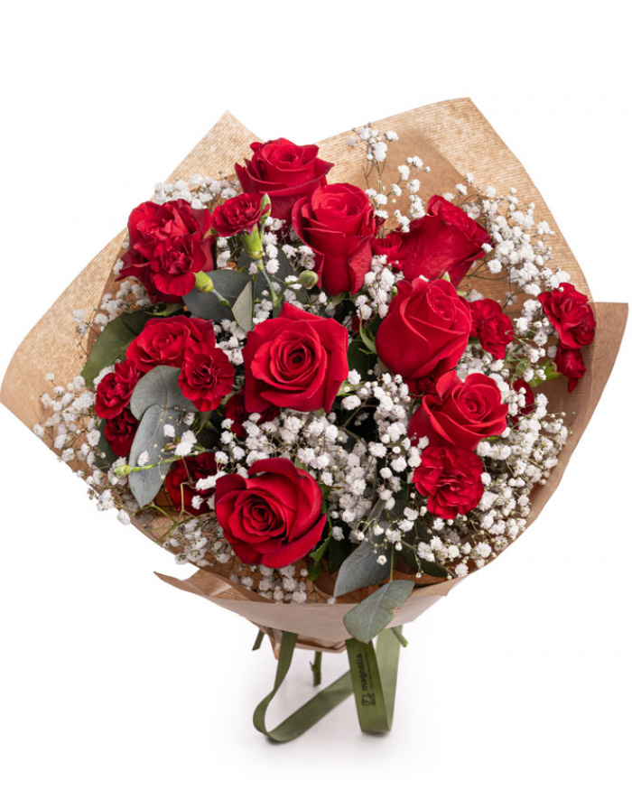 Bouquet of roses and gypsophila – the image 1