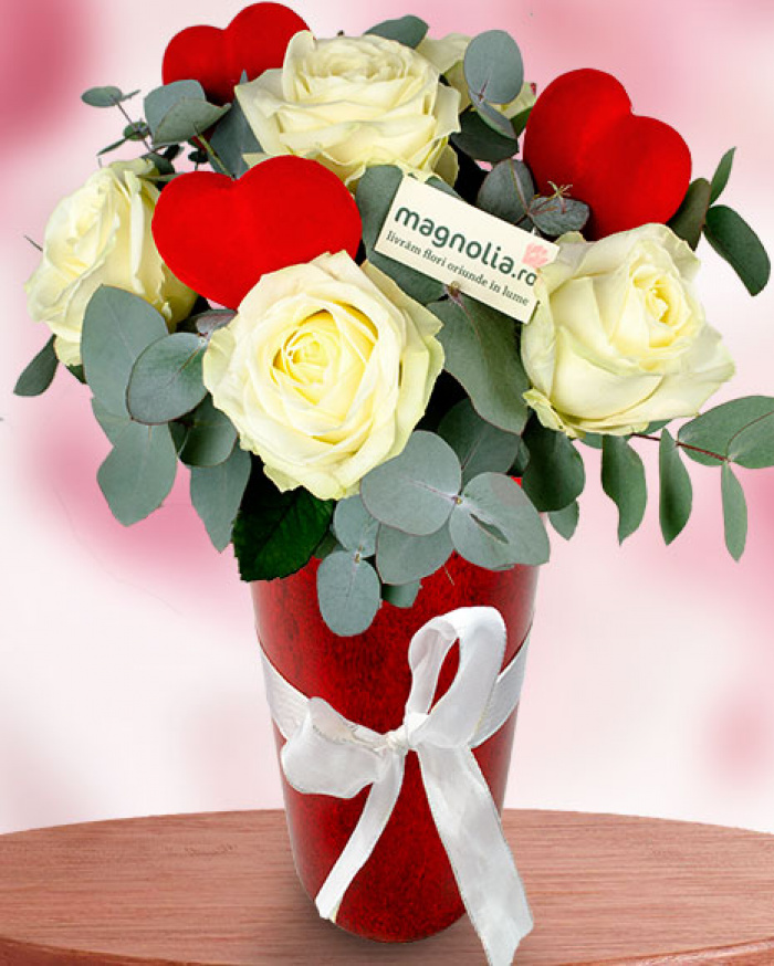 Buchet trandafiri albi si inimi – imaginea 1